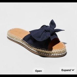Universal Thread Woman’s Bow Sandal